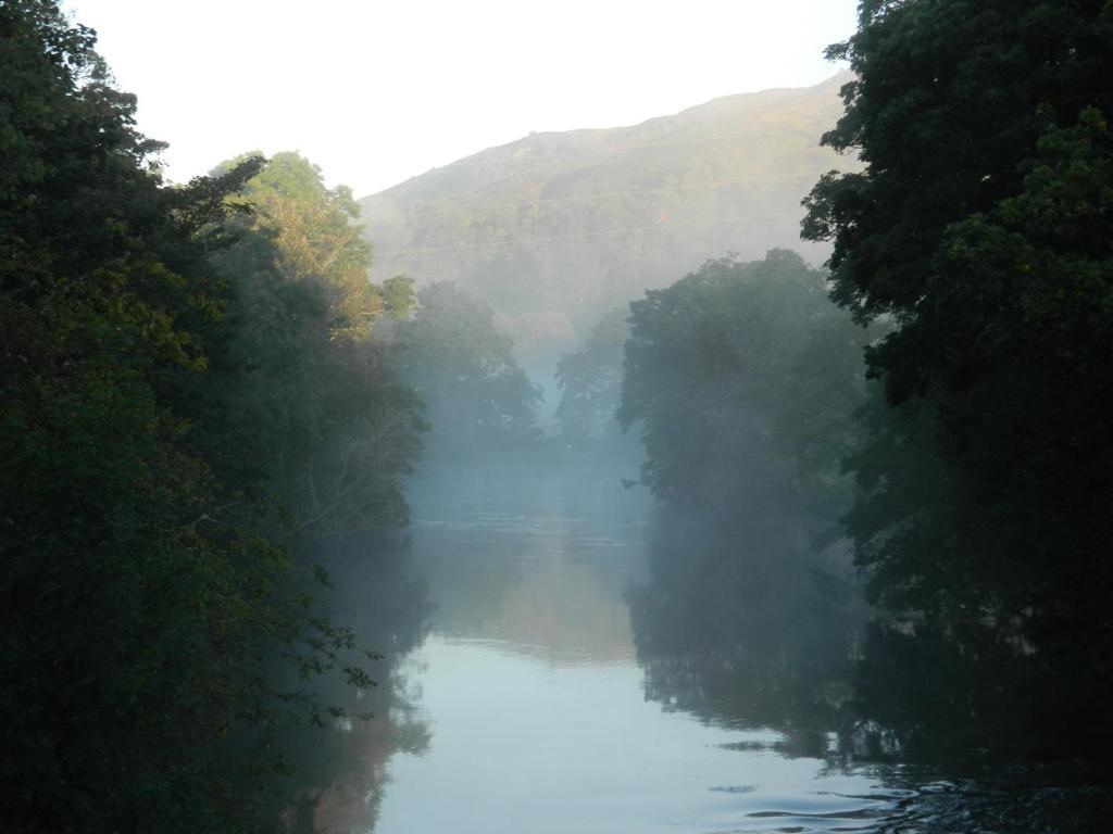 The Bridge Of Lochay Hotel Killin Exterior photo