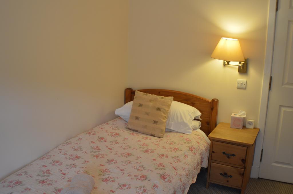 The Bridge Of Lochay Hotel Killin Room photo
